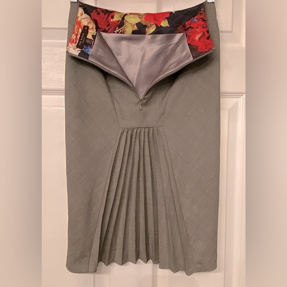 Ted Baker skirt *GENTLY worn* - Picture 4 of 12